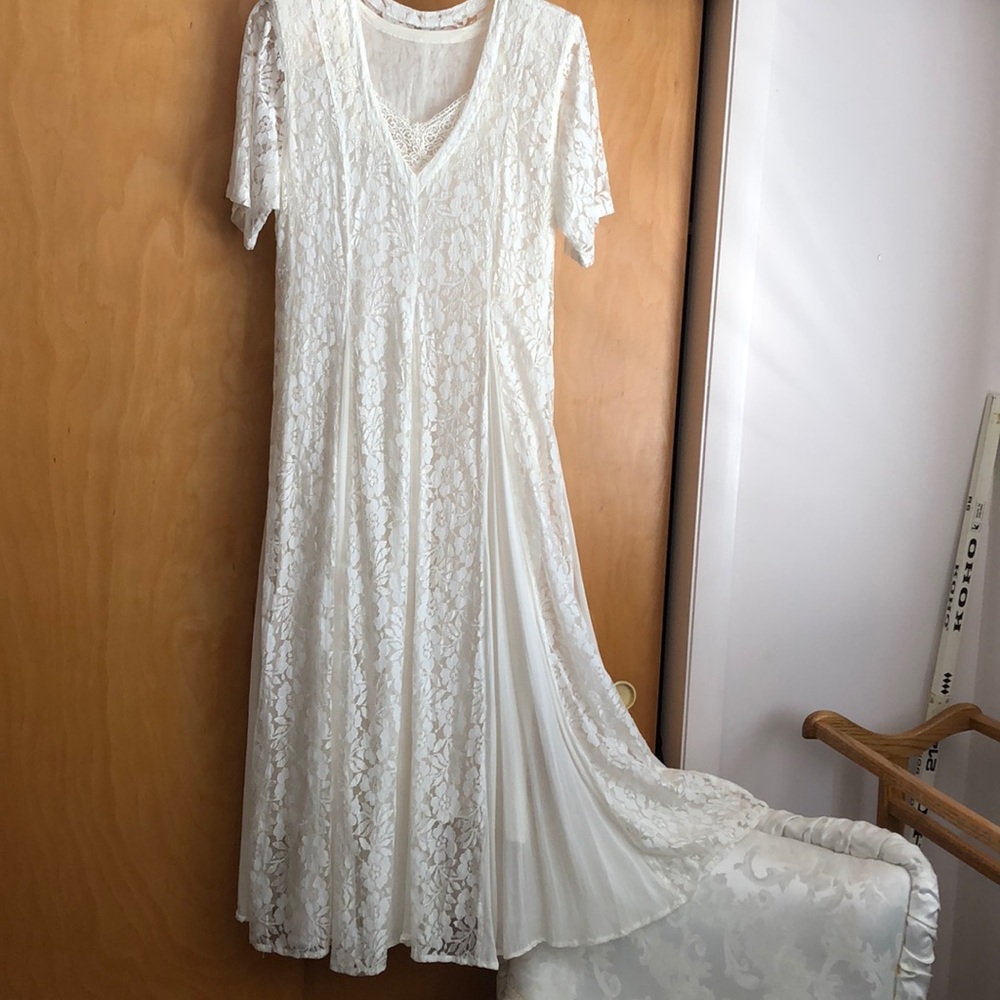 Beautiful lace Maxie dress.